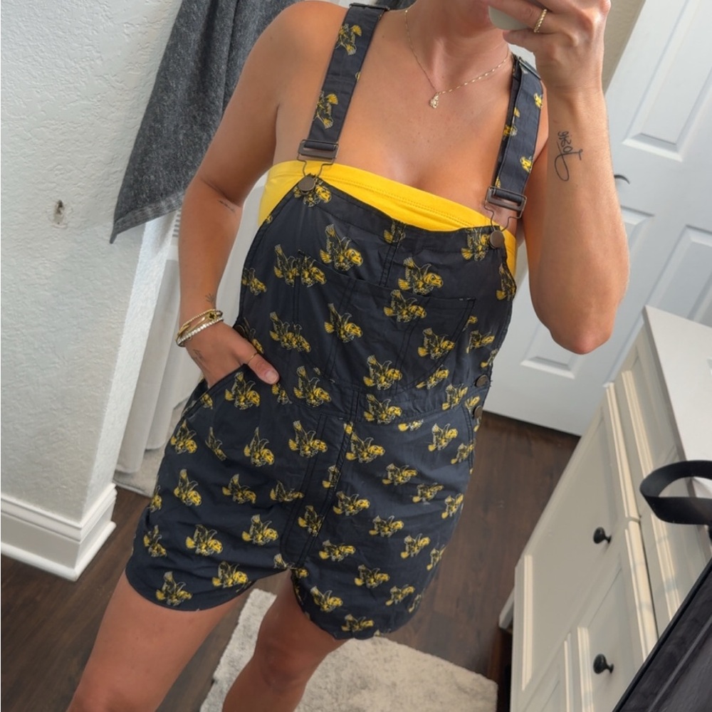 Iowa Hawkeye Bibs